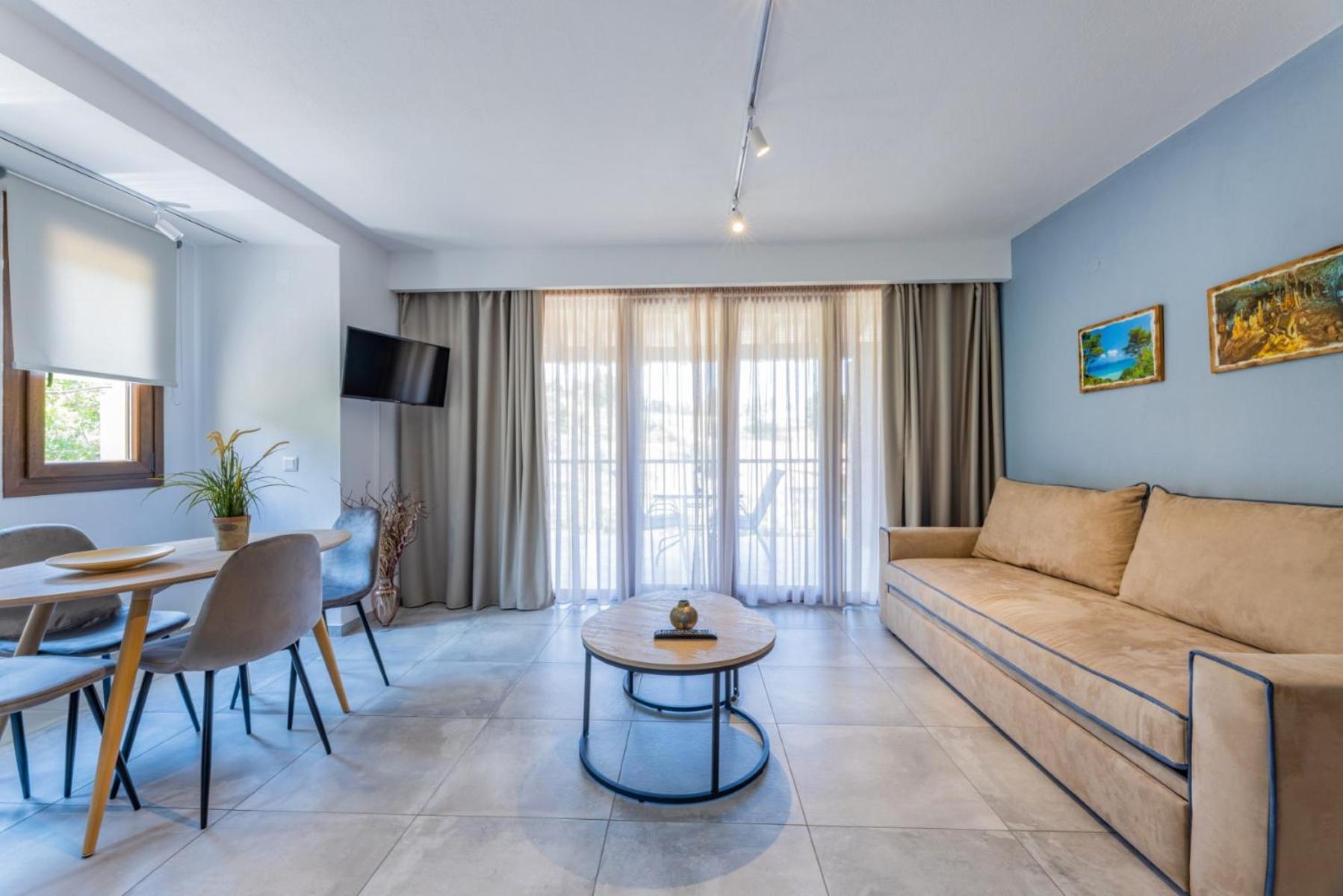Penelope Luxury Suites Fourka Buitenkant foto